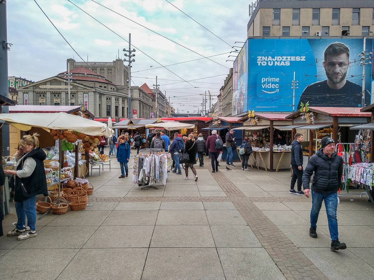 Ruszył Jarmark Wielkanocny na rynku. Sprawdziliśmy, czy warto się wybrać [ZDJĘCIA]