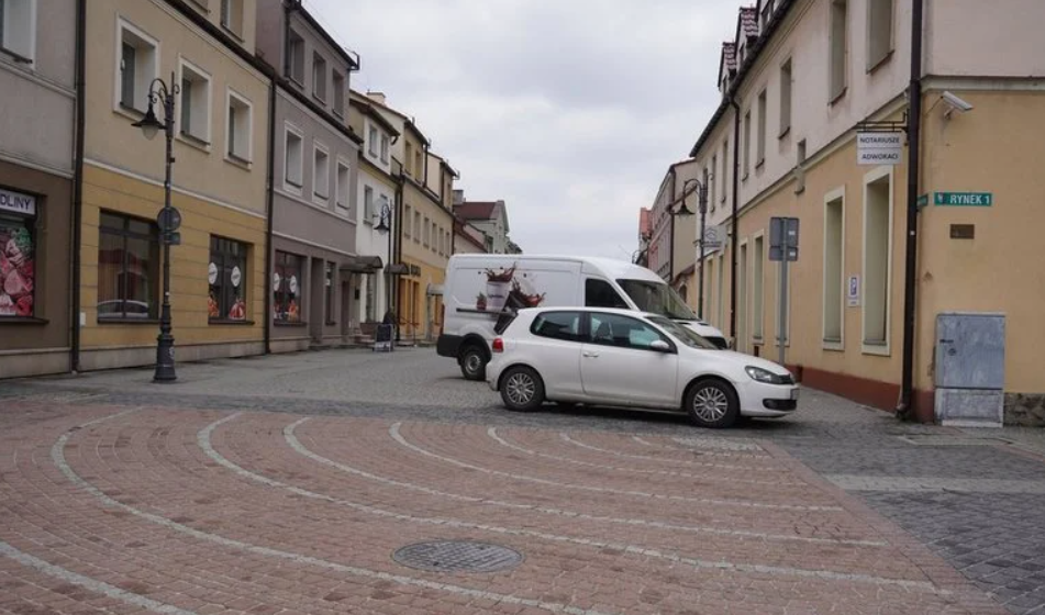 Poprawa bezpieczeństwa pieszych na żorskim Rynku. Wjazd od ulicy Szeptyckiego zablokowany