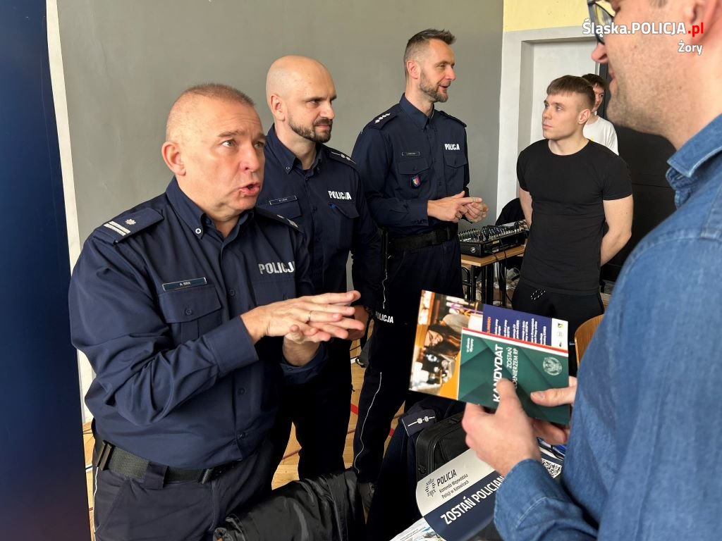 Żorscy mundurowi zachęcali do wstąpienia w policyjne szeregi