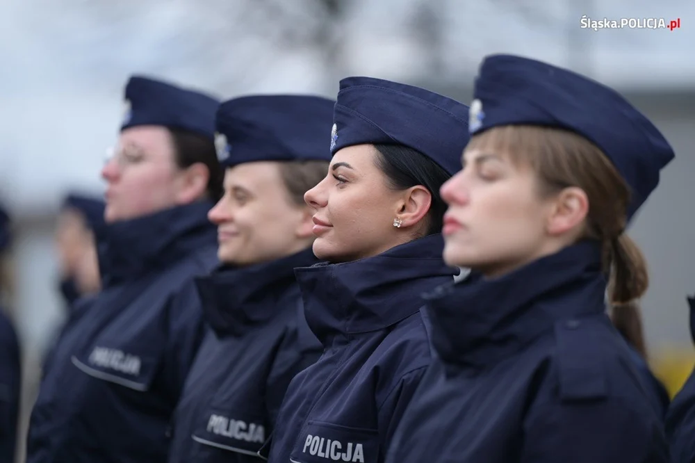 Nowi mundurowi zasilili chorzowską jednostkę policyjną