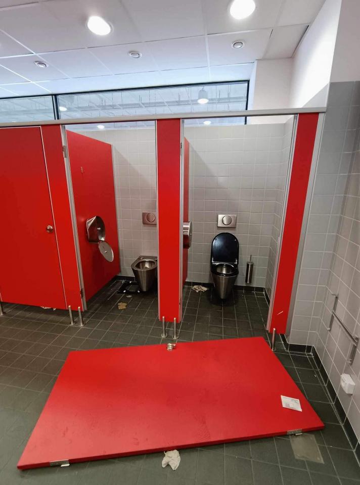 Zniszczenia na Stadionie Śląskim 2