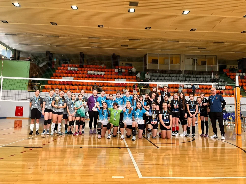 Wygrana siatkarek UKS Dwójka Świętochłowice