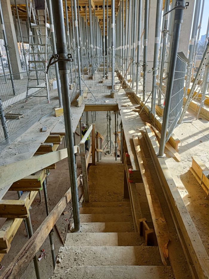 Hala widowiskowo-sportowa rośnie w oczach!