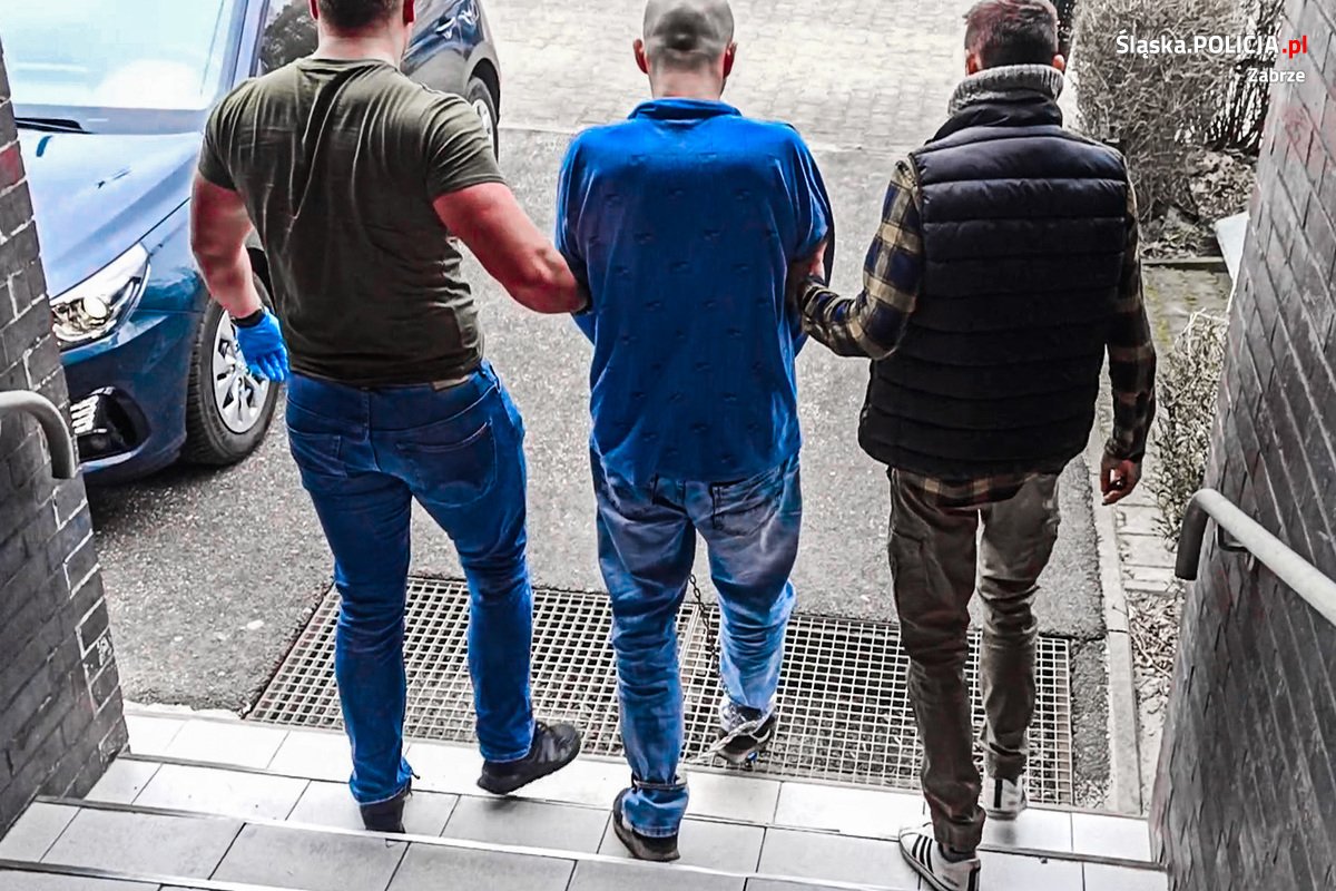 Nietrzeźwy kierowca uciekł z miejsca wypadku z piwem w ręku. Zatrzymali go kontrterroryści