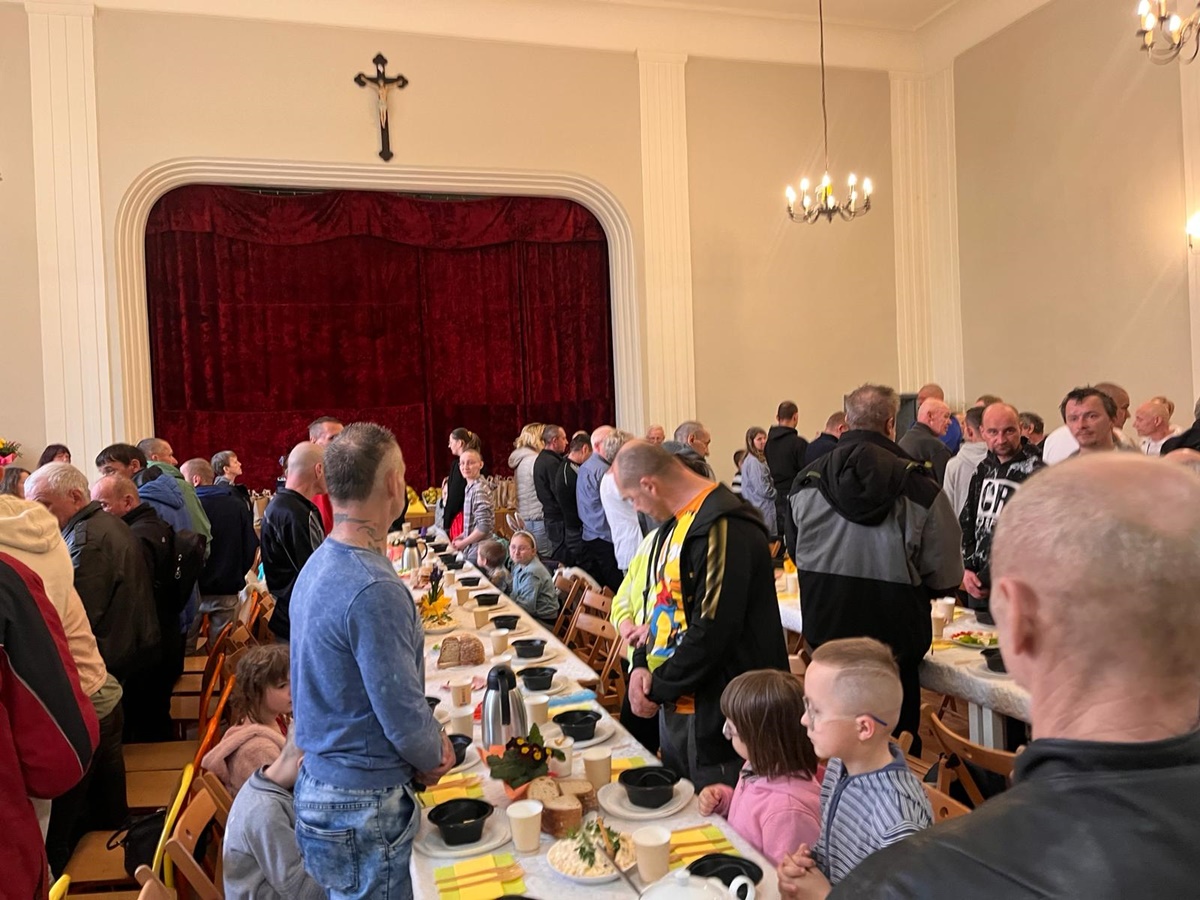 Śniadania Wielkanocne dla osób potrzebujących 6