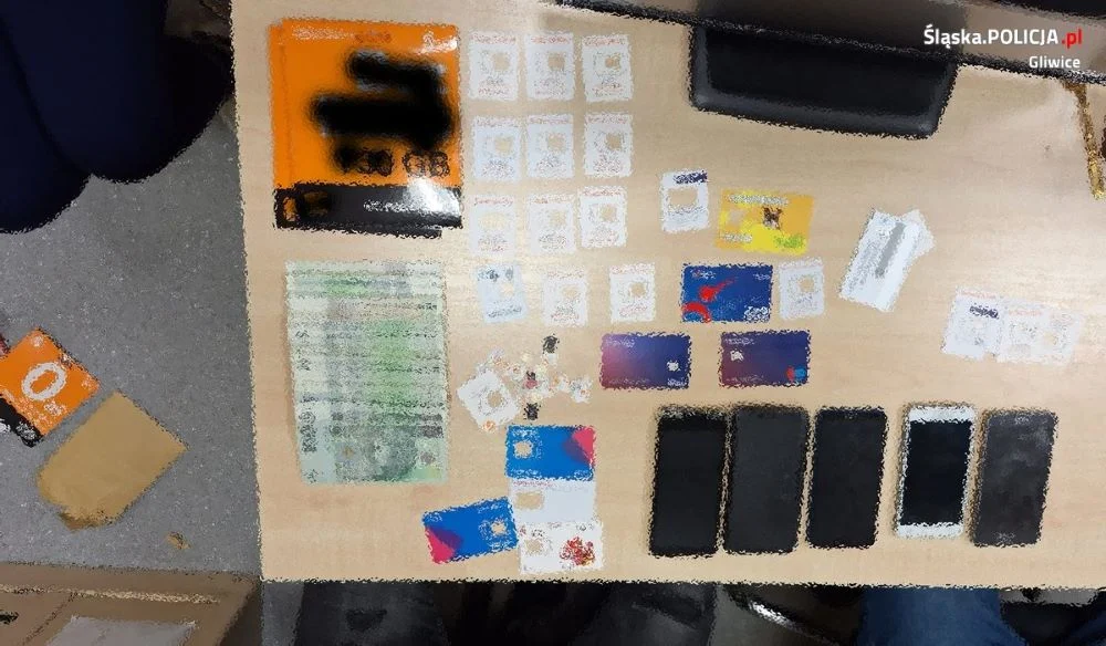Policjanci z Pyskowic zatrzymali parę oszustów, która działała w całym kraju!