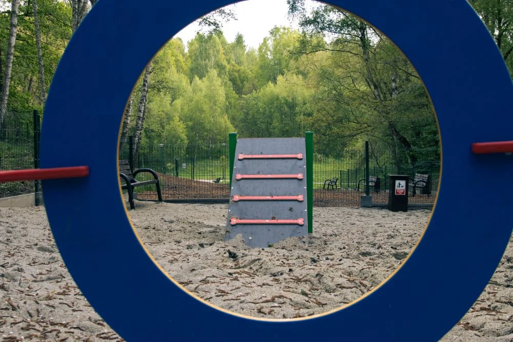 Psy z nowym wybiegiem w Rodzinnym Parku Rozrywki "Trzy Wzgórza"