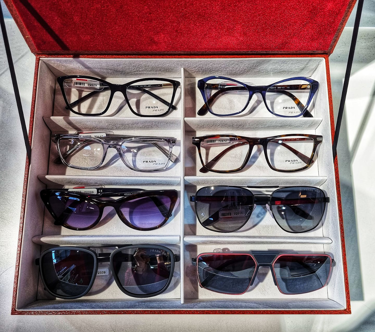 Jak znaleźć idealne okulary: Praktyczny przewodnik dla miłośników modowego stylu