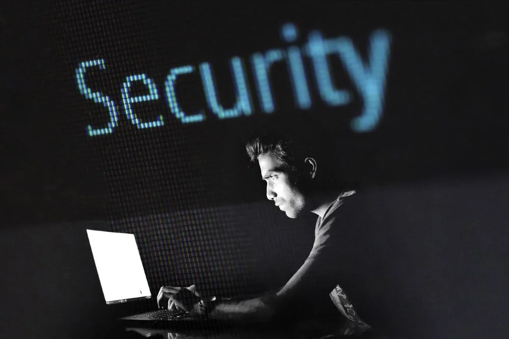 Mundurowi ostrzegają: oszuści podszywają się pod funkcjonariuszy cyberbezpieczeństwa