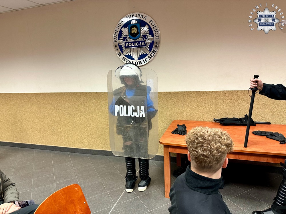 Rozmowa z klasą mundurową o służbie w policji