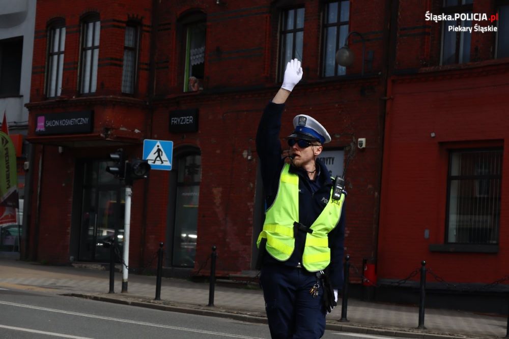 Piekary Śląskie rozpoczęły sezon motocyklowy! Policjanci zabezpieczali II Paradę Motocykli