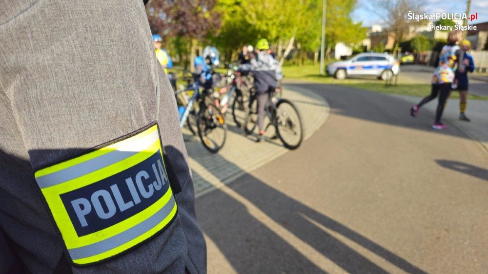 Policjanci dbali o bezpieczeństwo na Piekarskiej Sportowej Ustawce