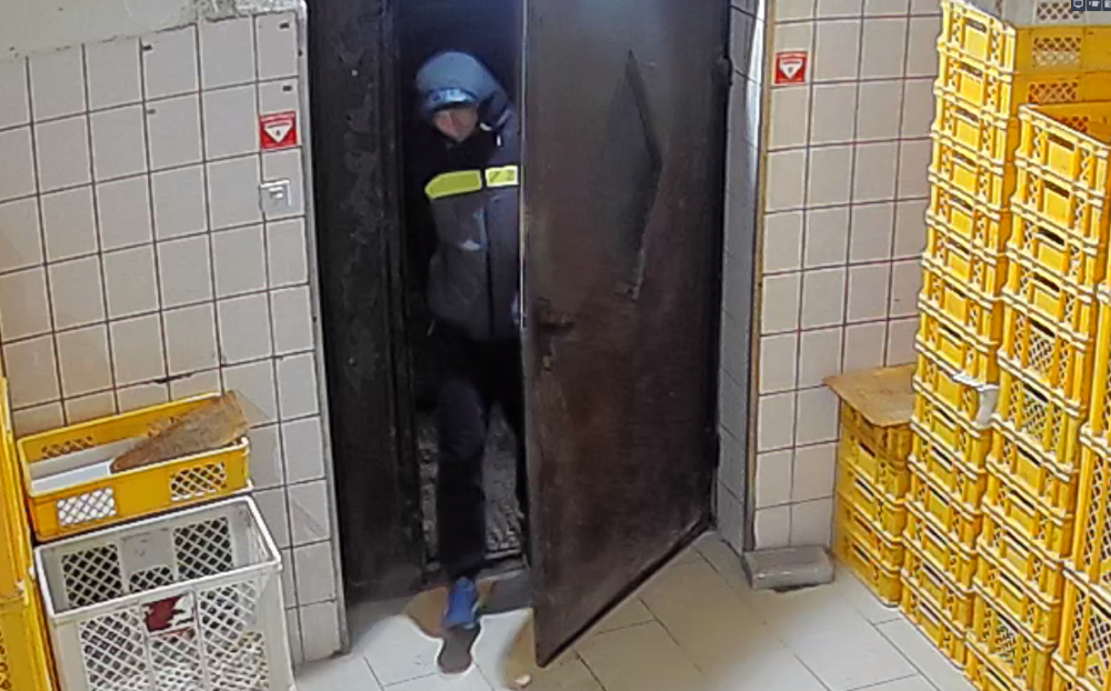 Dwóch mężczyzn ukradło kasetkę z zawartością 5 tys. złotych! Poznajesz ich?