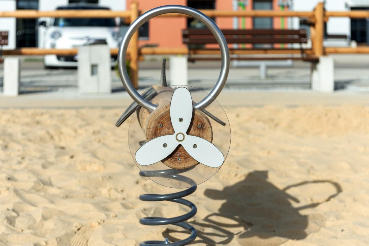 Gryfny plac zabaw w Rozbarku gotowy 10