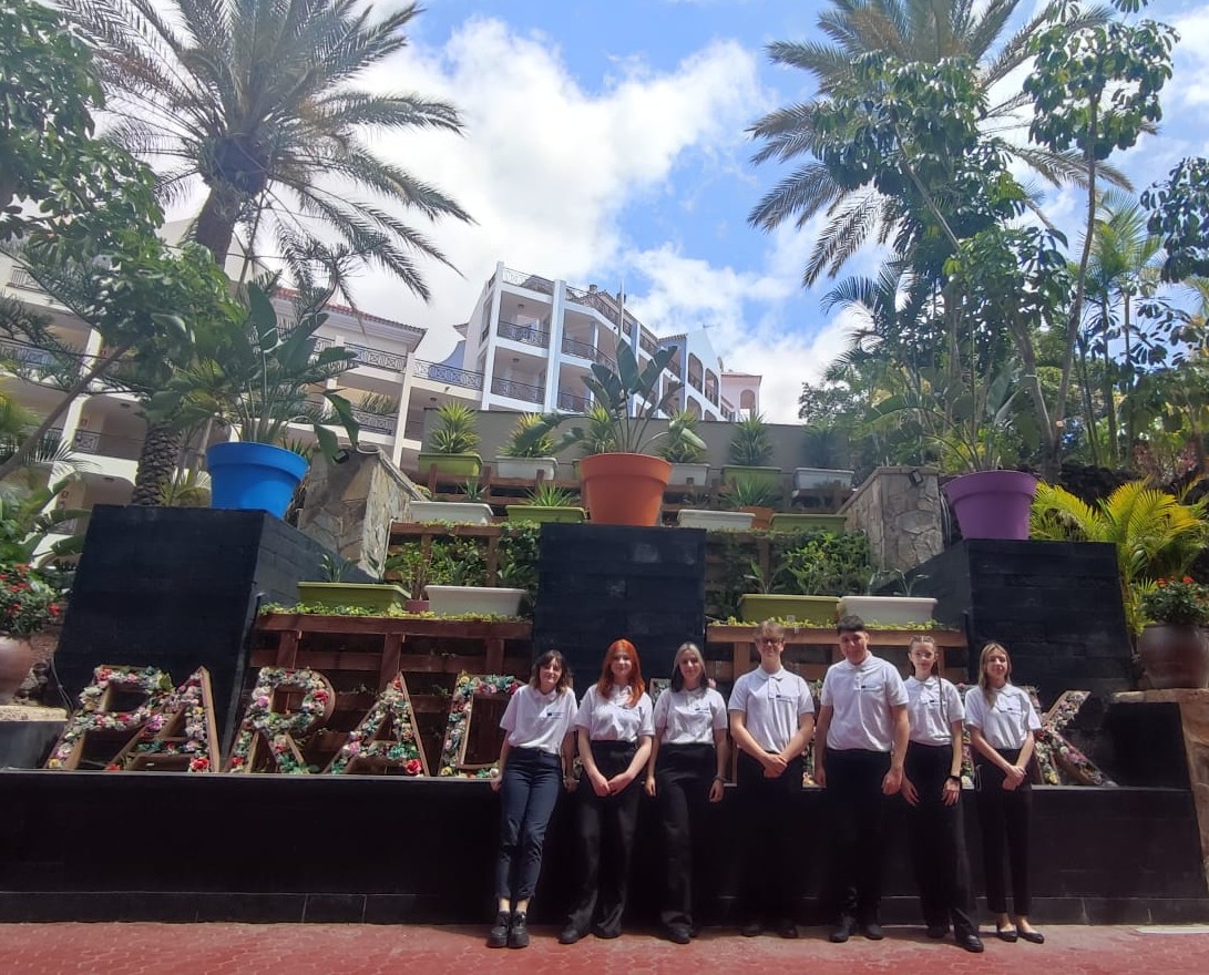 Uczniowie ZSGH na Wyspach Kanaryjskich