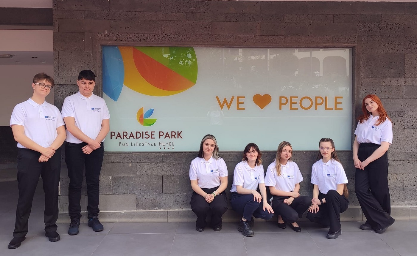 Uczniowie ZSGH na Wyspach Kanaryjskich