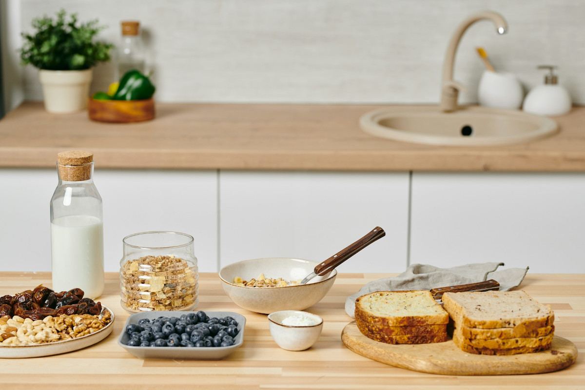 Zdrowe jedzenie na każdą kieszeń. Jak planować zakupy, by jeść zdrowo nie wydając fortuny?