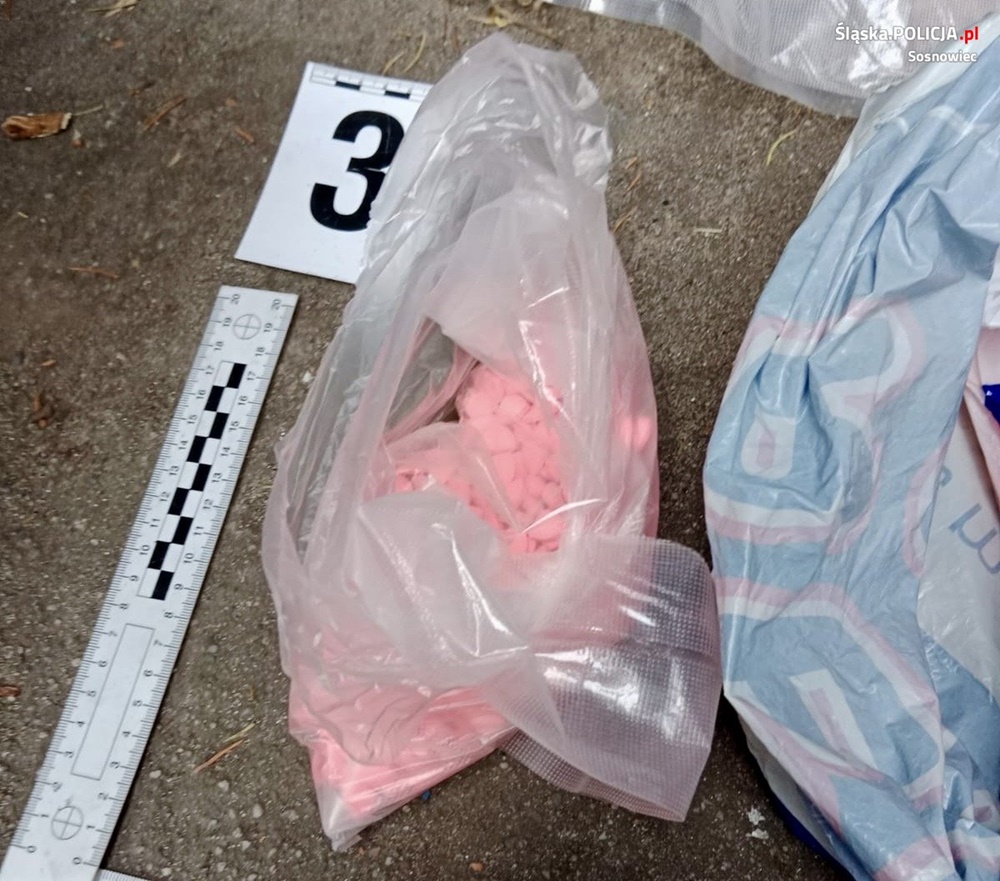Spora ilość narkotyków u 35-latka z Sosnowca. Mężczyzna miał 7 tys. działek amfetaminy!