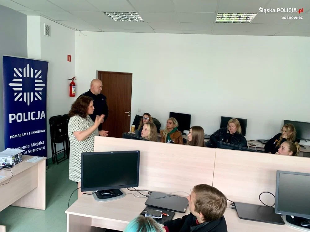 Policjanci spotkali się ze studentami psychologii w Akademii Humanitas