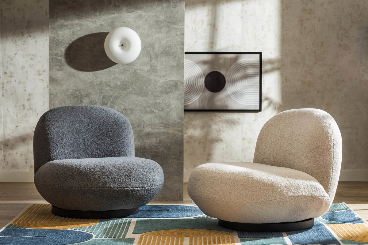 Nowy wymiar odprężenia: obrotowy fotel wypoczynkowy w futurystycznym salonie