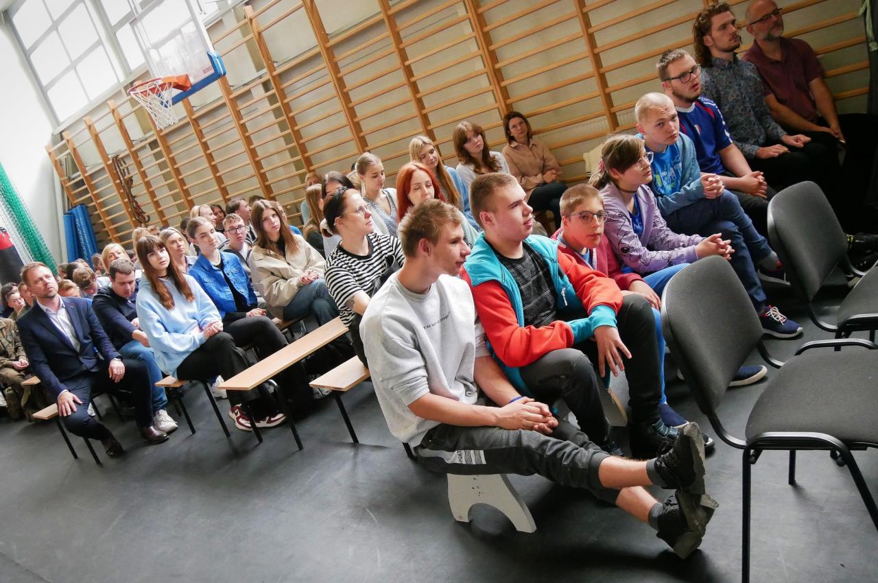 Światowy Dzień Świadomości Autyzmu: Muzyczna Solidarność w Zespole Szkół nr 2 Specjaln 4