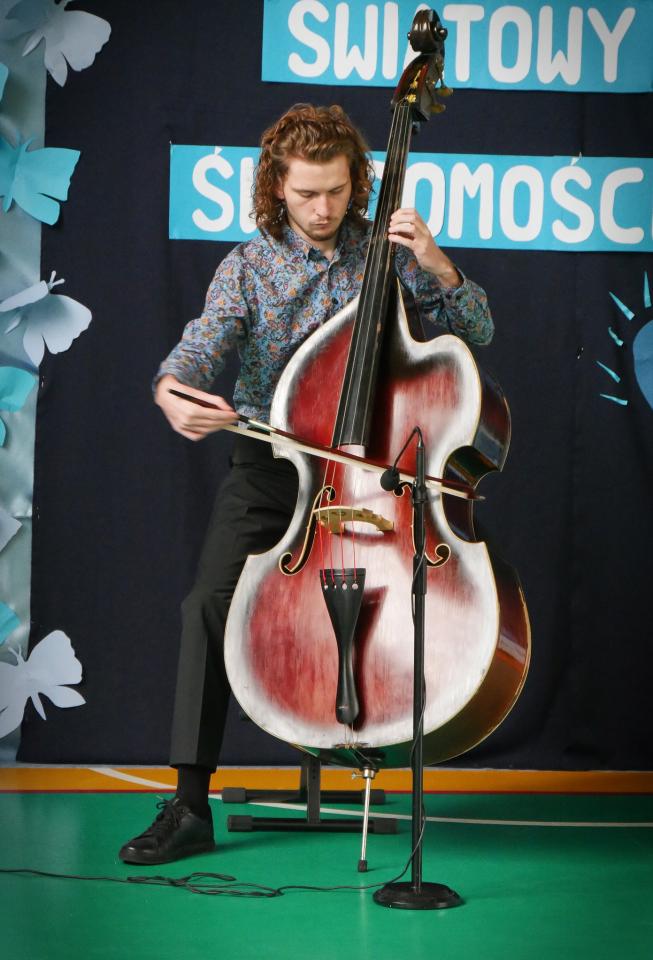 Światowy Dzień Świadomości Autyzmu: Muzyczna Solidarność w Zespole Szkół nr 2 Specjaln 12