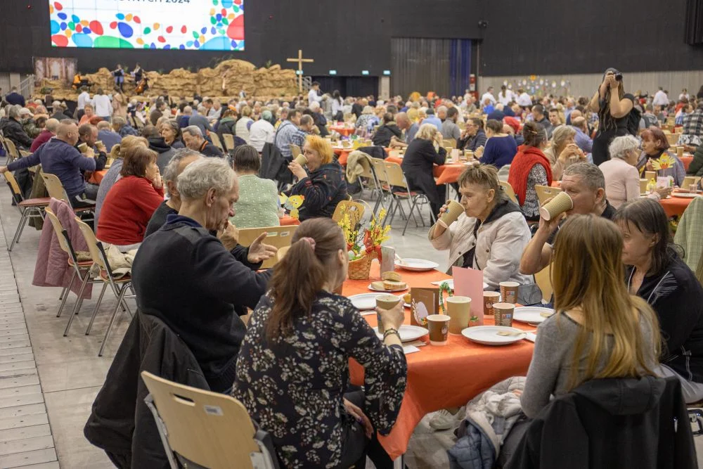 Za nami Metropolitalne Śniadanie Wielkanocne dla Samotnych 2024