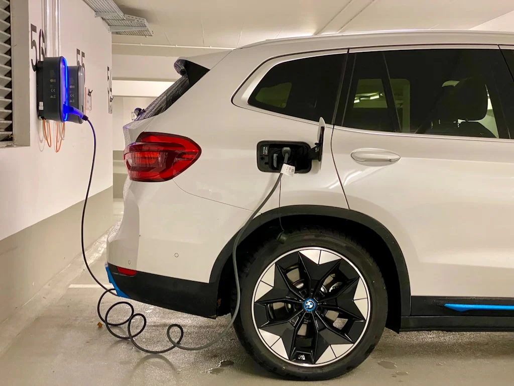 Gdzie i jak można naładować auta elektryczne?