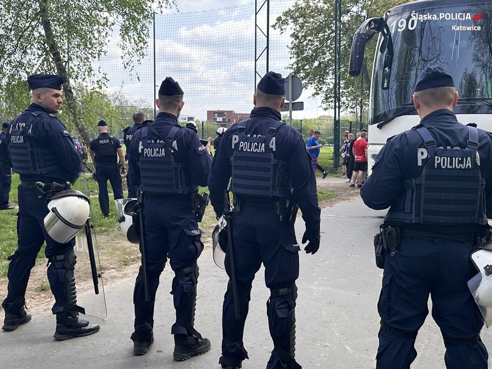 Policjanci zabezpieczali mecz pomiędzy drużynami GKS-u Katowice i Odrą Opole