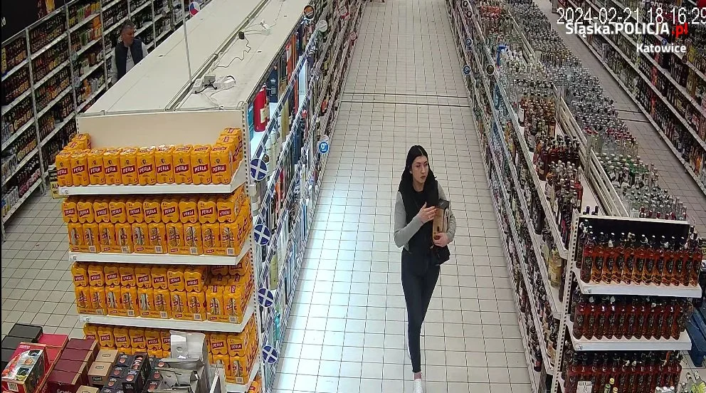 Para podejrzewana o kradzież alkoholu w Katowicach. Poznajesz ich?
