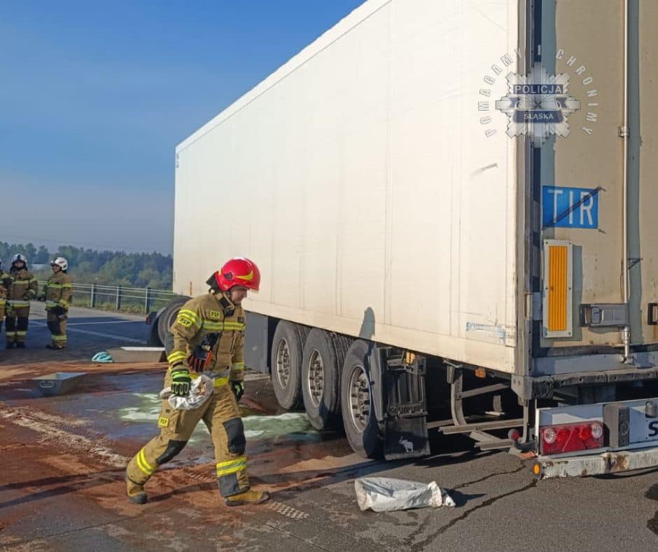 Niebezpieczne zdarzenie na A1 w kierunku Katowic. Kobieta wjechała w barierki!