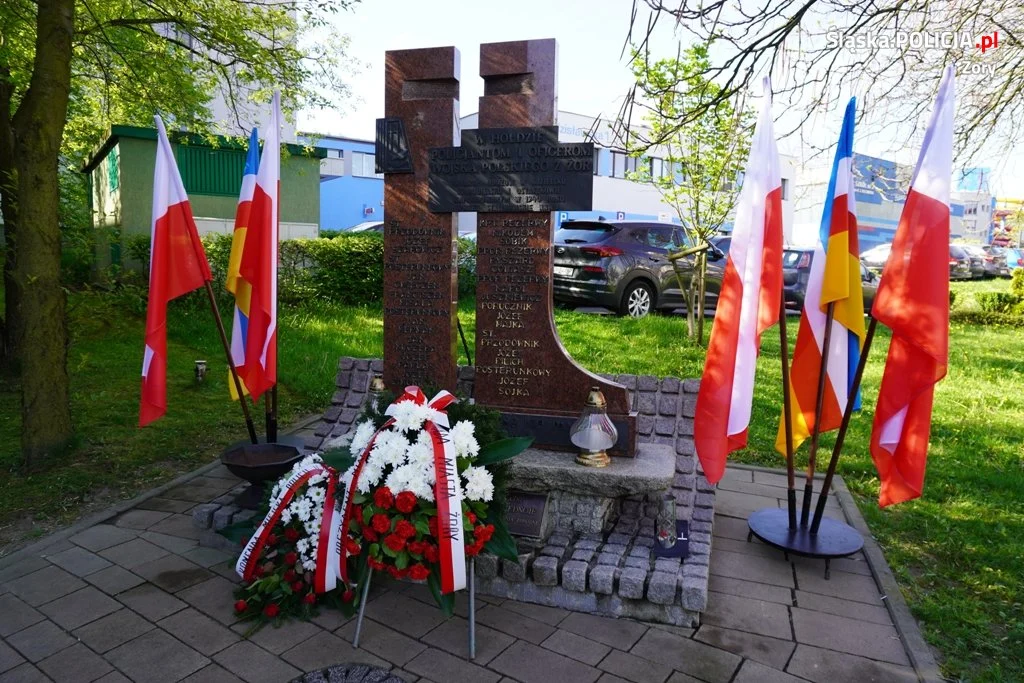 Żorscy policjanci upamiętnili 84. Rocznicę Zbrodni Katyńskiej
