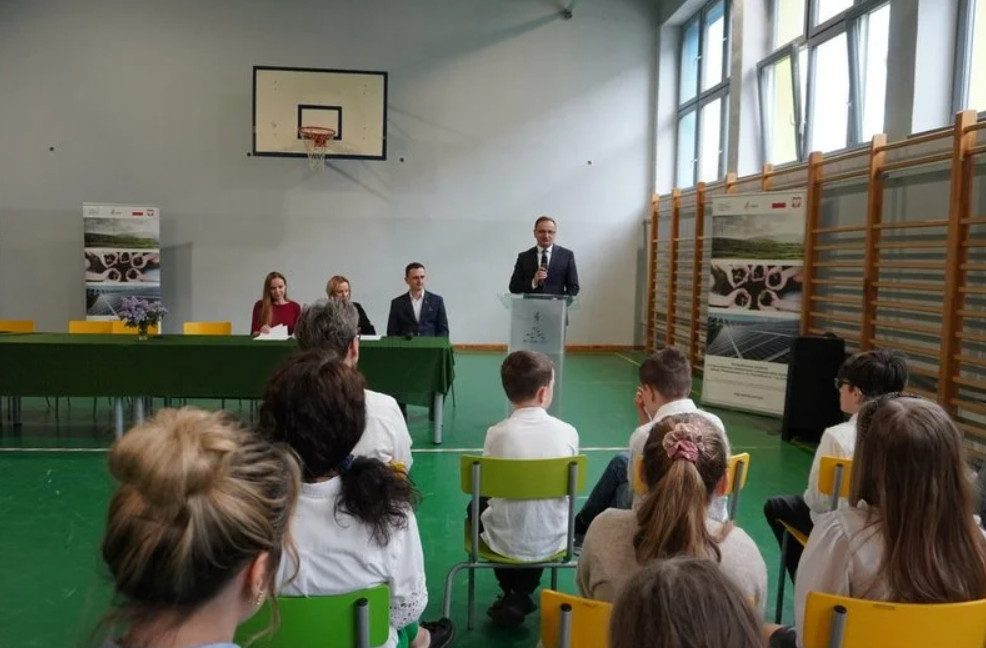 Efektywność energetyczna budynków SP nr 4 i Technikum nr 1 11