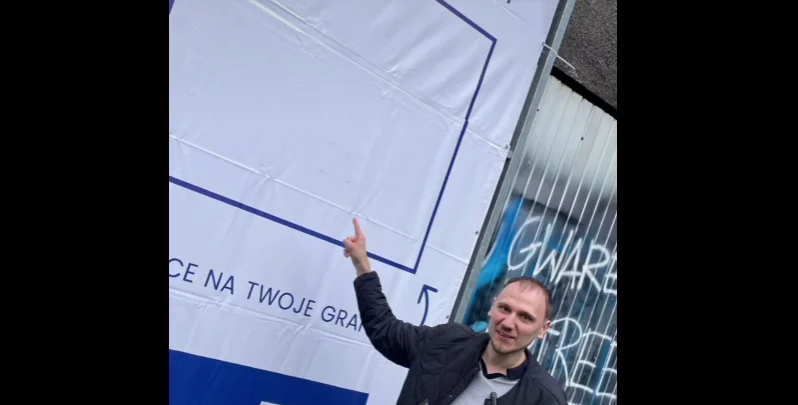 Radny zachęca do malowania po swoim banerze – dlaczego?