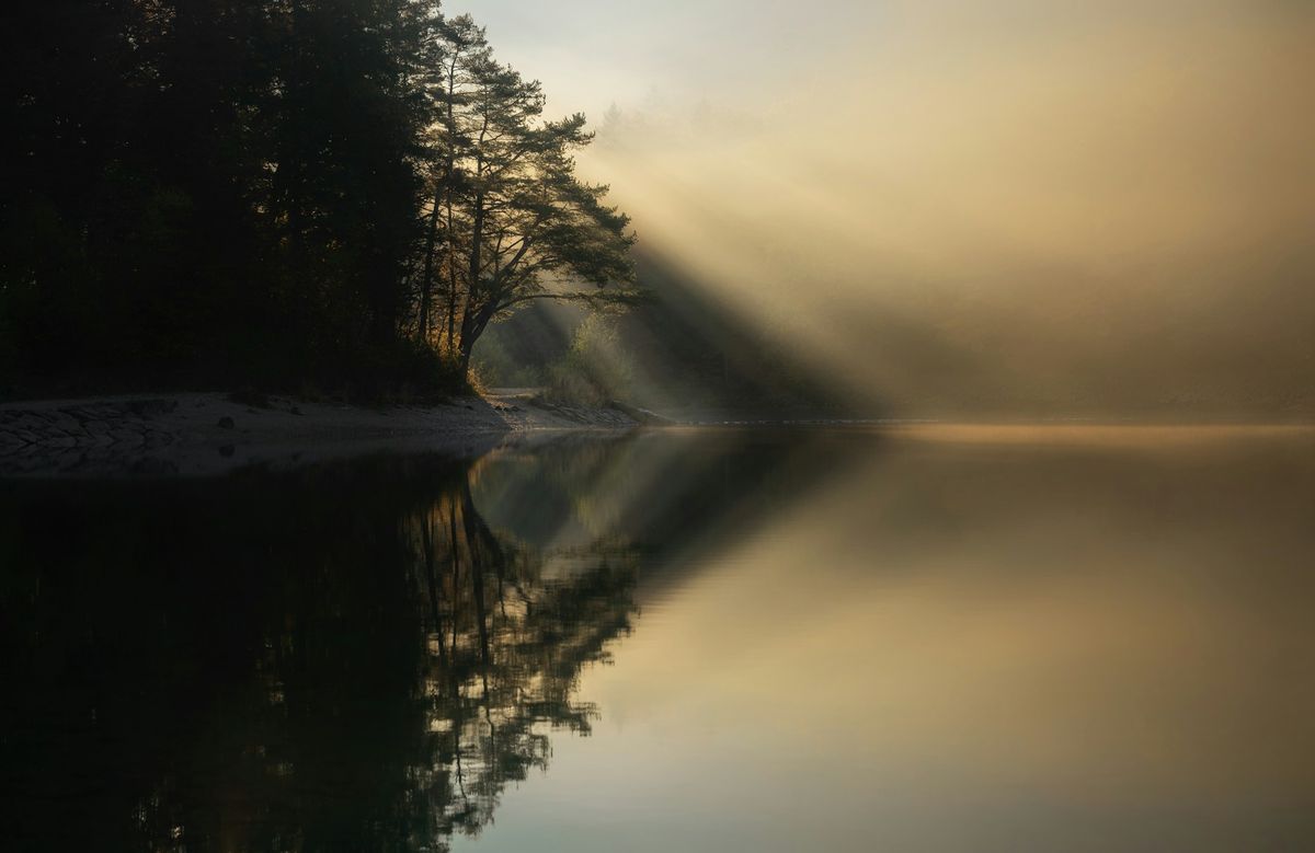 Inwestycja w apartamenty nad jeziorem. Dlaczego teraz jest najlepszy moment?
