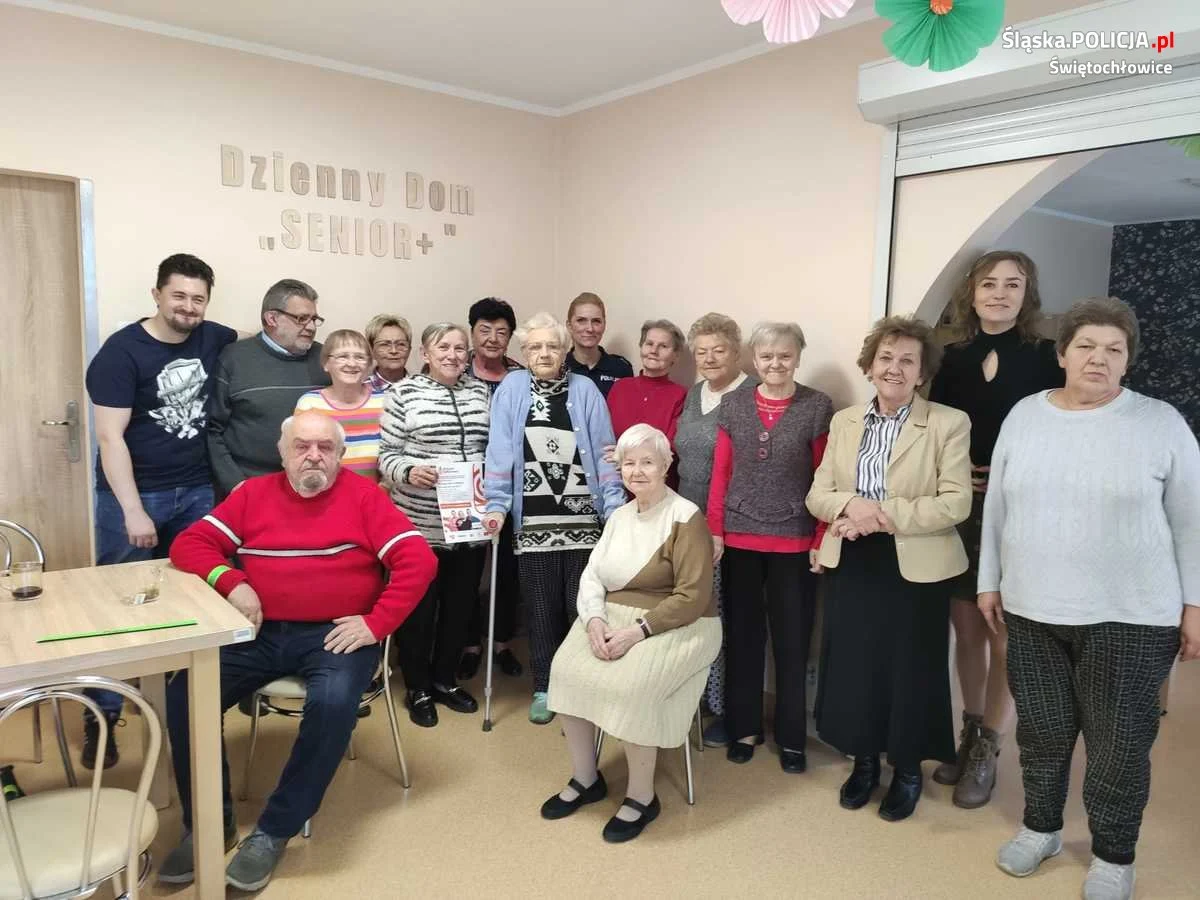 Świętochłowicka policjantka spotkała się z seniorami w ramach kampanii #ZnamTeNumery