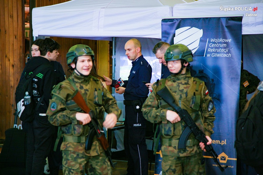 Zabrzańscy policjanci brali udział XXVI Targach Edukacyjnych "Szkolne Prezentacje 2024"