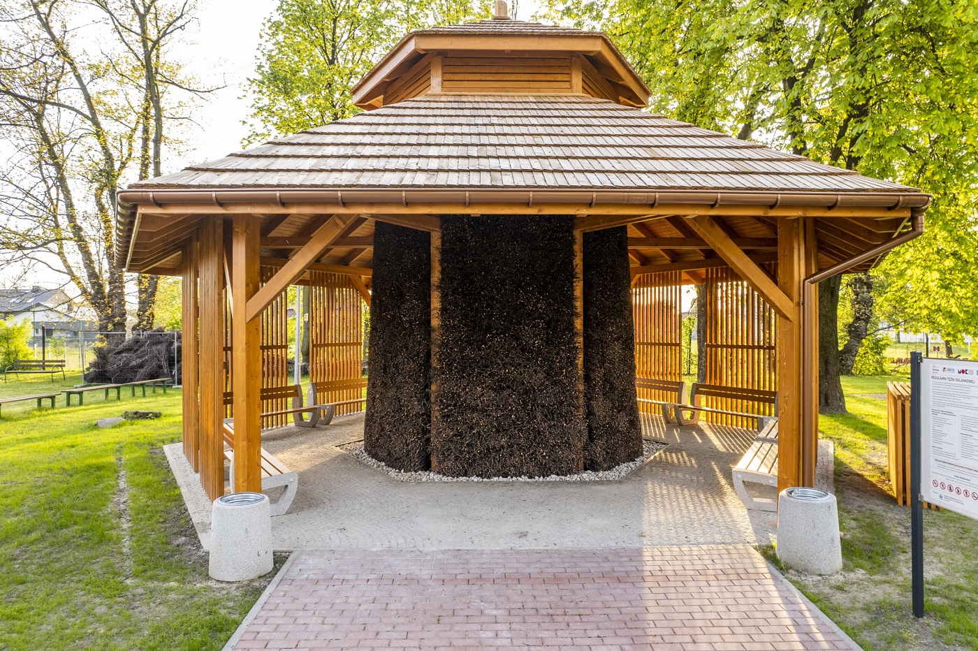 Tężnie solankowe w Kończycach i Maciejowie już działają! Drugi sezon otwarty