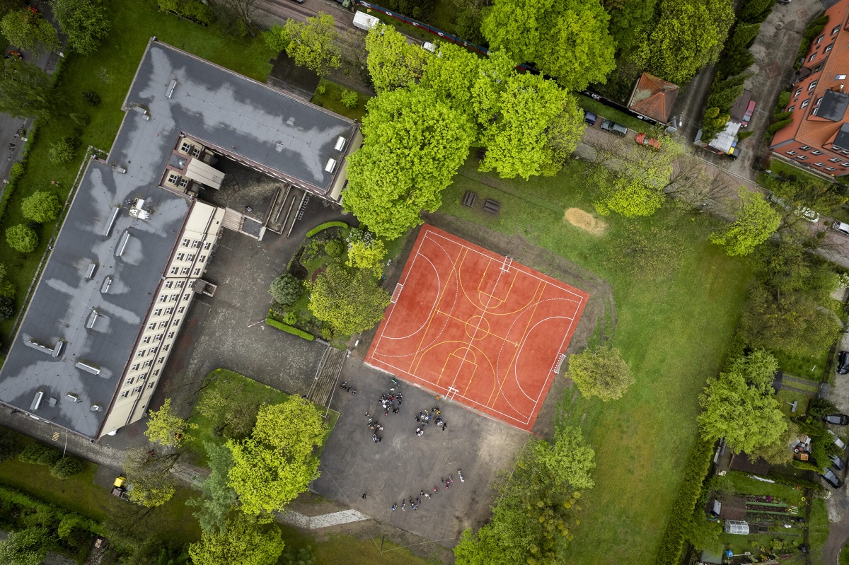 W Rokitnicy oddano do użytku nowe boisko wielofunkcyjne
