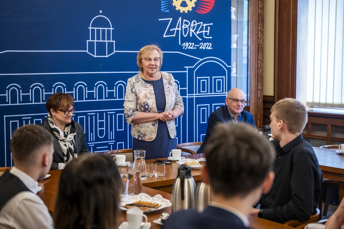 Operacja META. Maturzyści przejęli Zabrze po raz trzynasty!