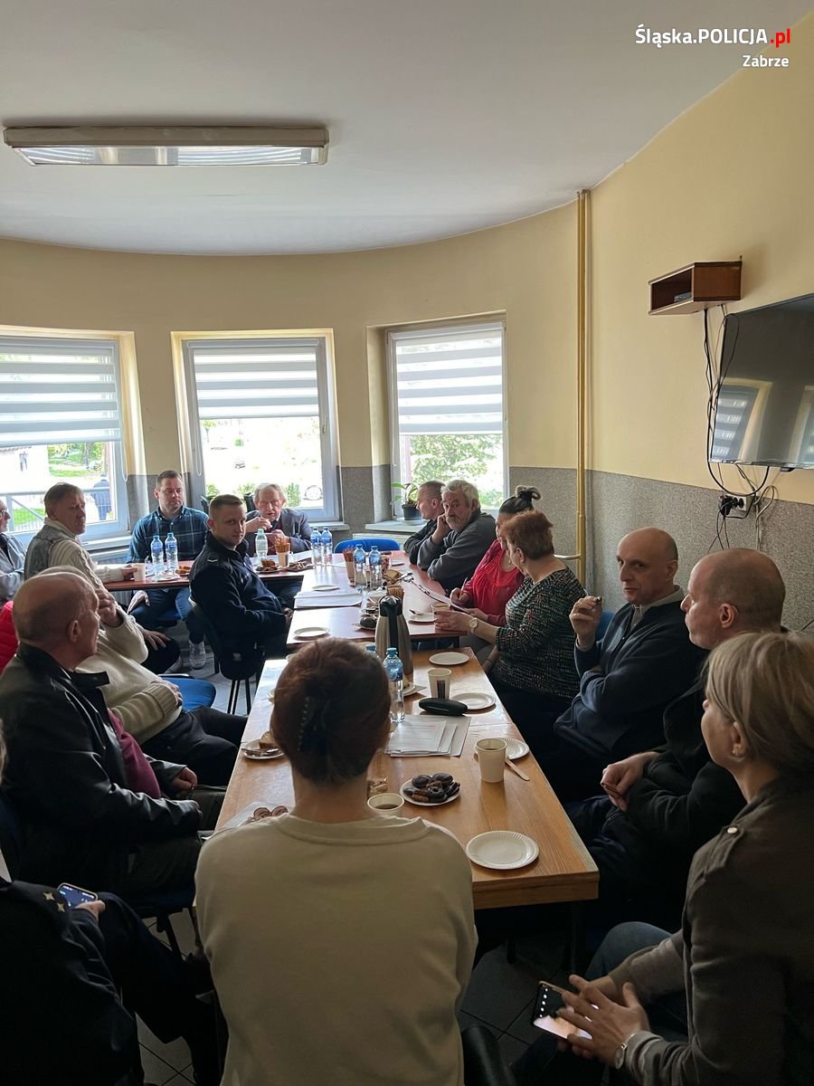 Dzielnicowi odwiedzili noclegownię przy ulicy Trocera w Zabrzu