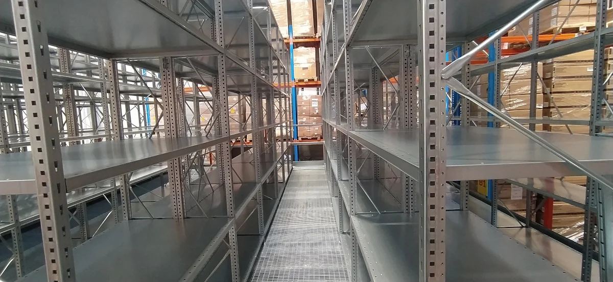 Jak wybrać najlepsze regały magazynowe? Porady i rekomendacje.