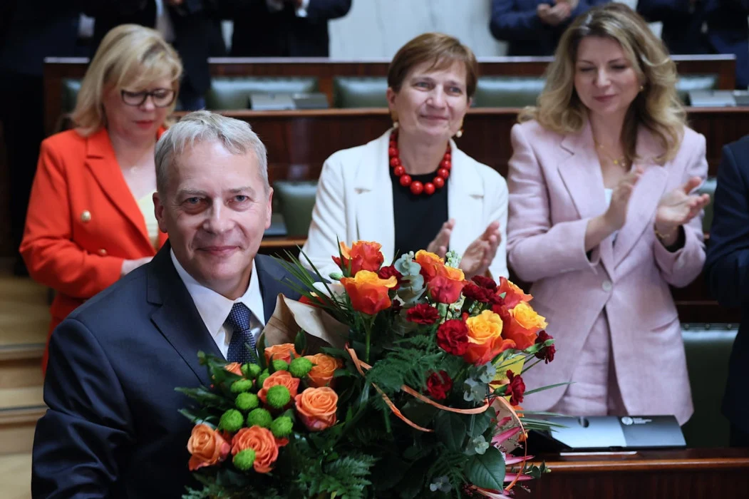 Pierwsza sesja Sejmiku VII kadencji. Wojciech Saługa marszałkiem