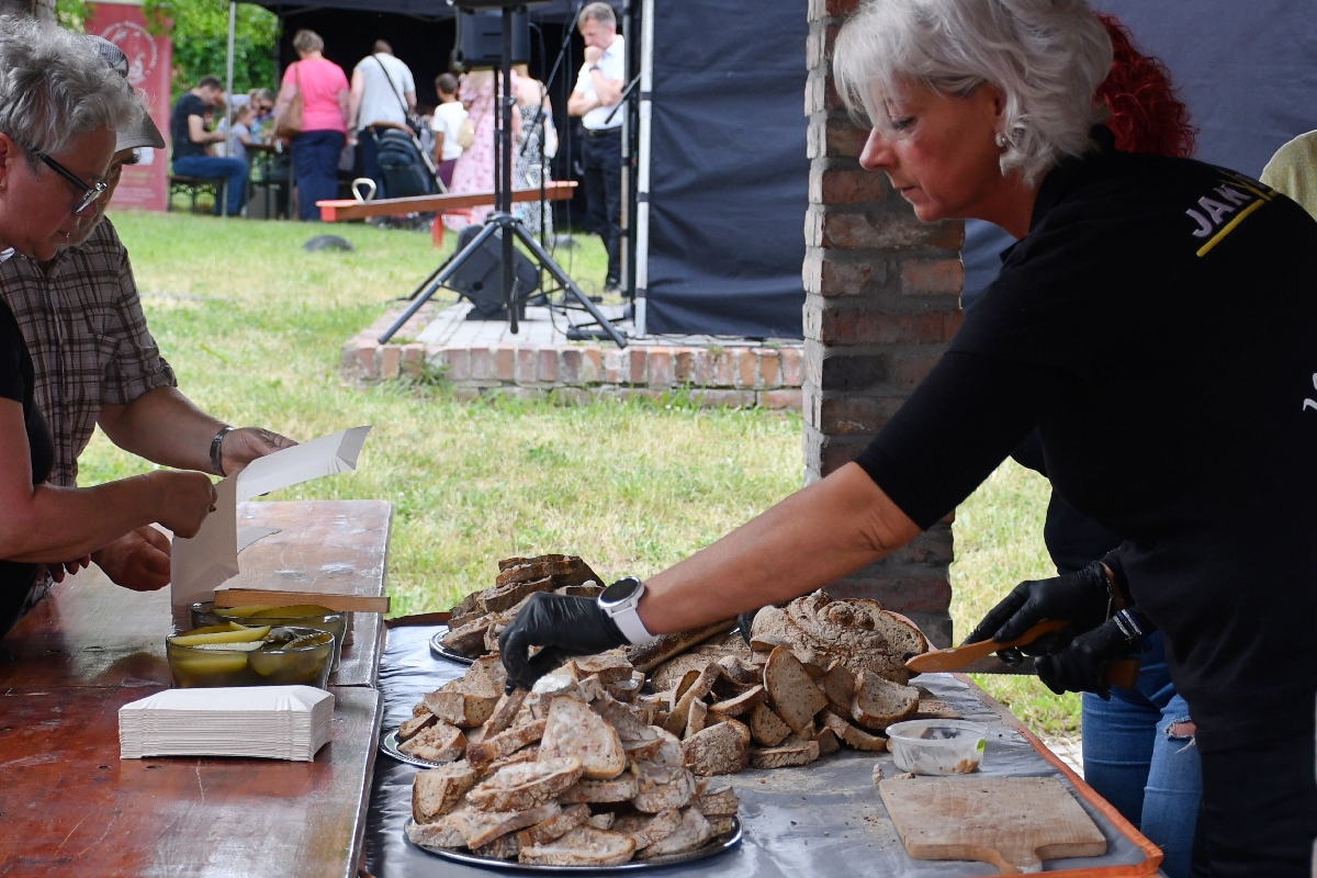 Piknik przy piekaroku 13