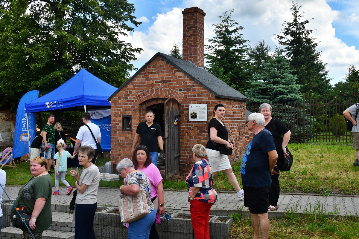 Piknik przy piekaroku 16