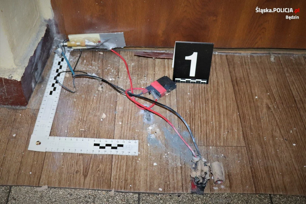 Policjanci zatrzymali mężczyznę, który podłożył ładunek hukowy
