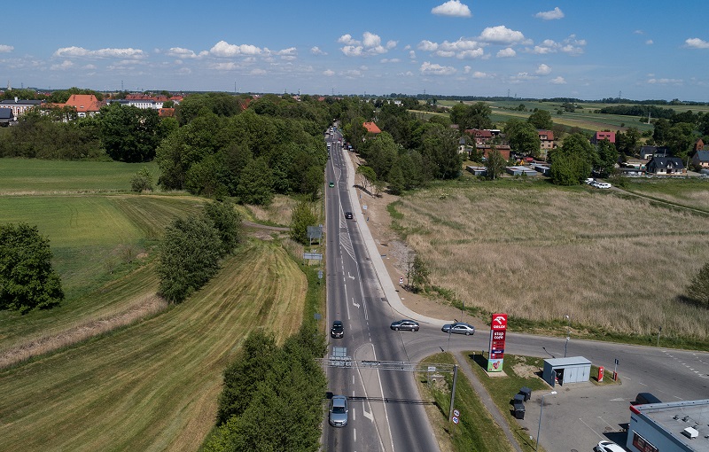 Zwiększenie bezpieczeństwa pieszych przy ulicy Gliwickiej. Prace wciąż trwają