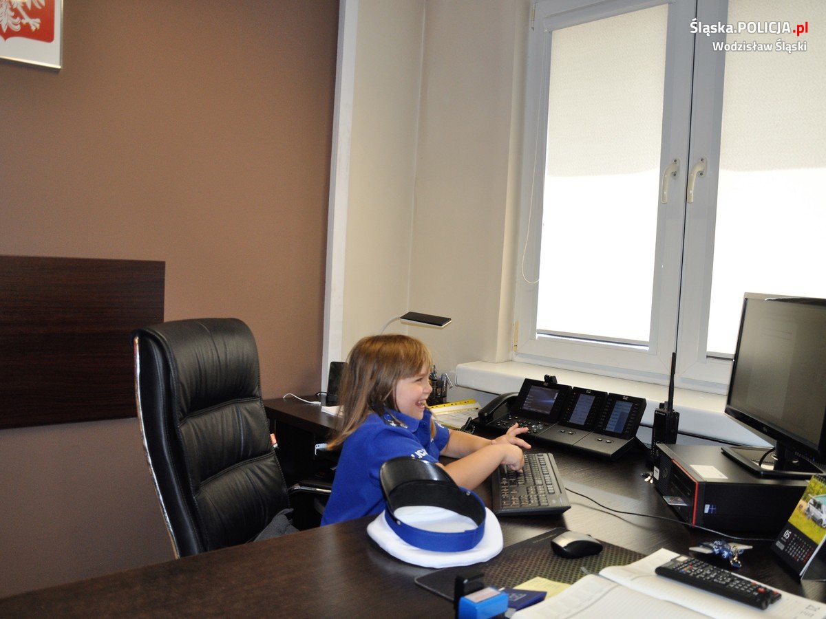 Urodzinowa niespodzianka dla Mai. Policja zaprosiła jubilatkę na odwiedziny komendy