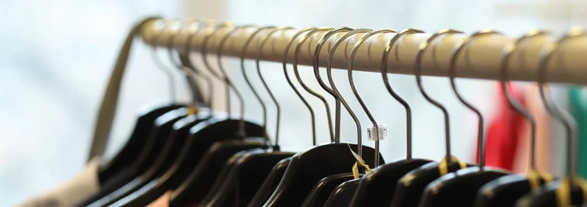 Przed nami kiermasz odzieży używanej. Sprzedaj i kup ubranie z drugiej ręki