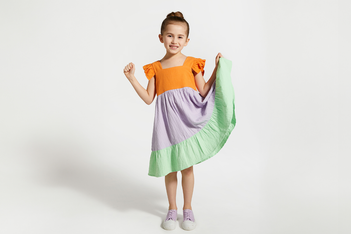 Tworzymy wiosenną garderobę: must- have topy dla każdej małej fashionistki